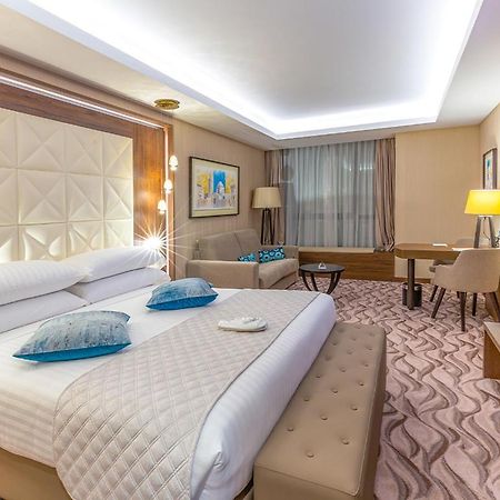 Az Hotels Grand Oran Es Senia Екстериор снимка