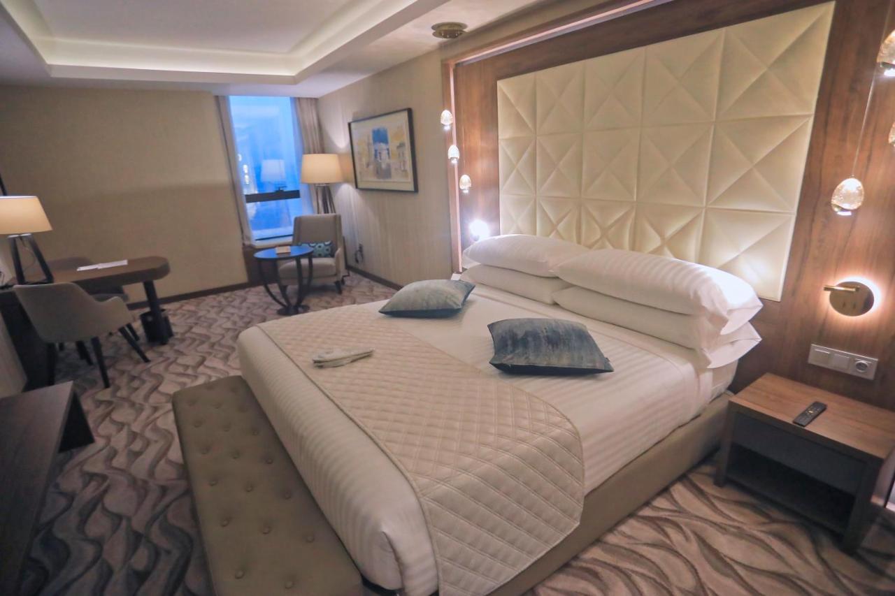Az Hotels Grand Oran Es Senia Екстериор снимка