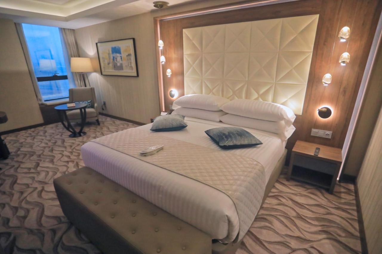 Az Hotels Grand Oran Es Senia Екстериор снимка