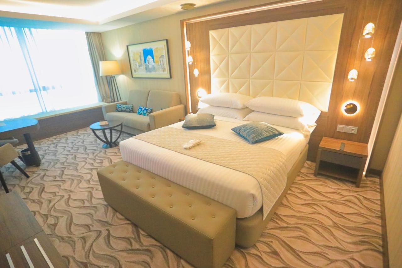 Az Hotels Grand Oran Es Senia Екстериор снимка