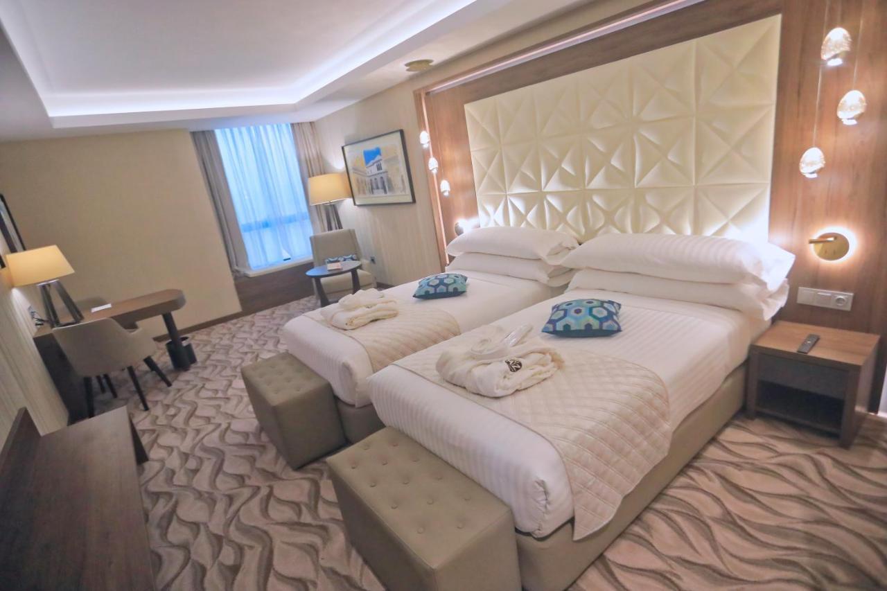 Az Hotels Grand Oran Es Senia Екстериор снимка