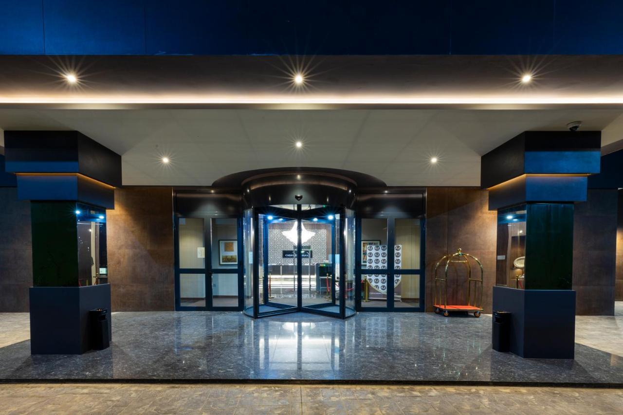 Az Hotels Grand Oran Es Senia Екстериор снимка