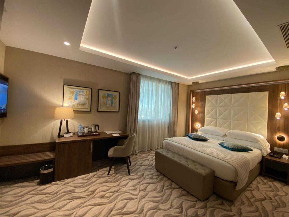 Az Hotels Grand Oran Es Senia Екстериор снимка