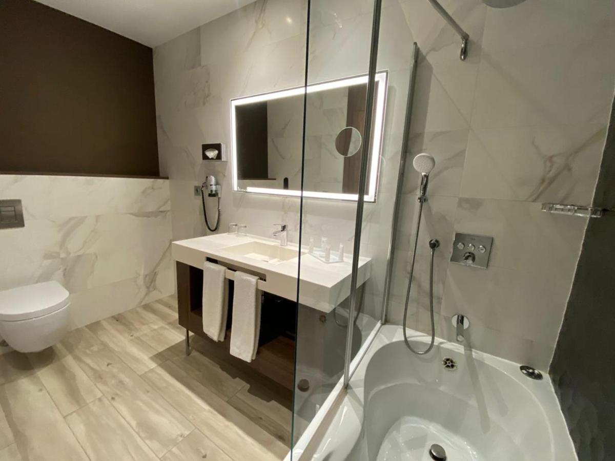 Az Hotels Grand Oran Es Senia Екстериор снимка