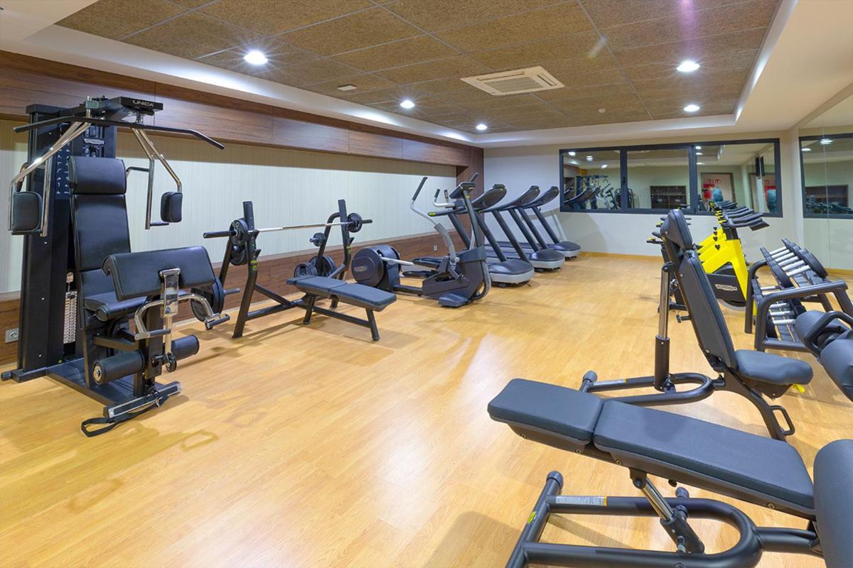 Az Hotels Grand Oran Es Senia Екстериор снимка