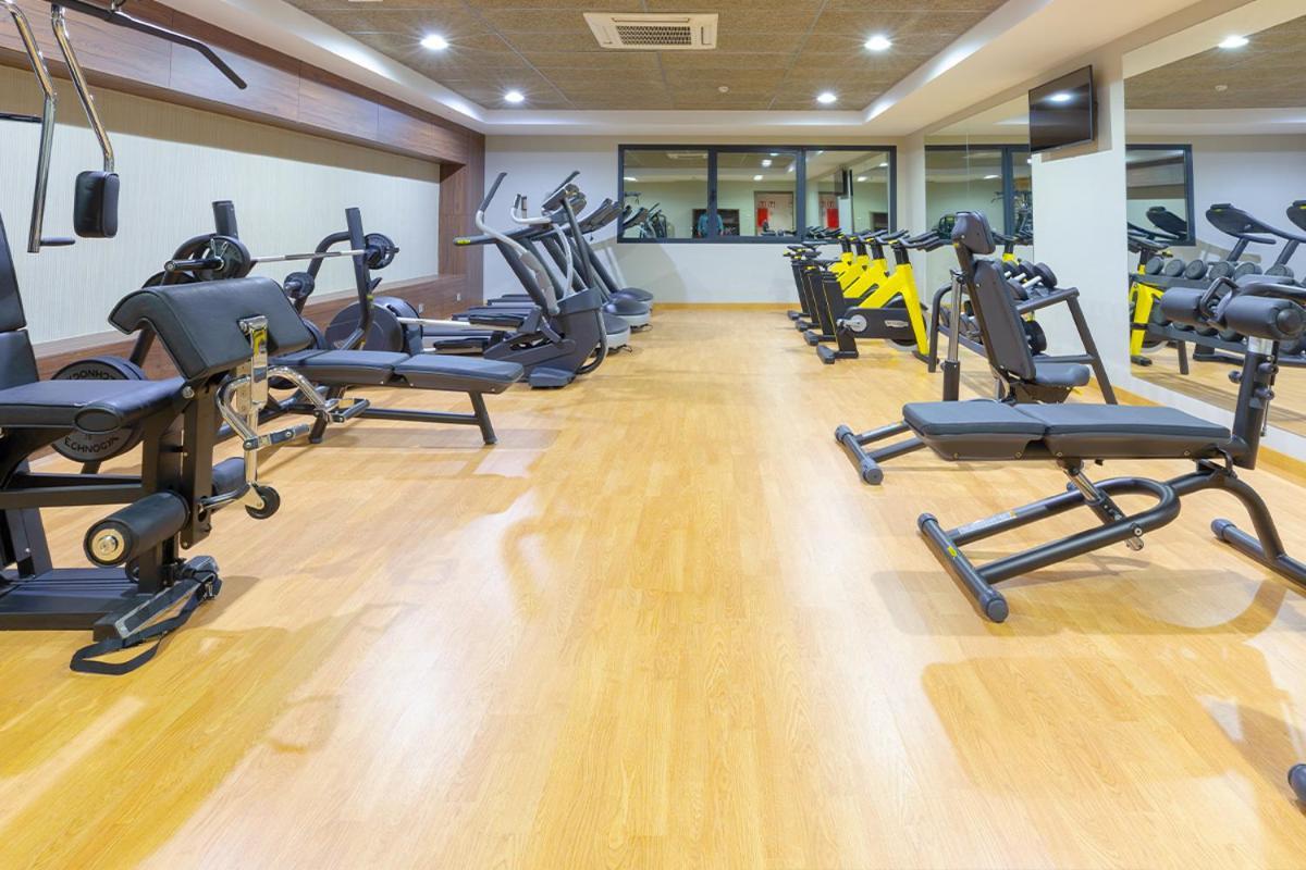 Az Hotels Grand Oran Es Senia Екстериор снимка